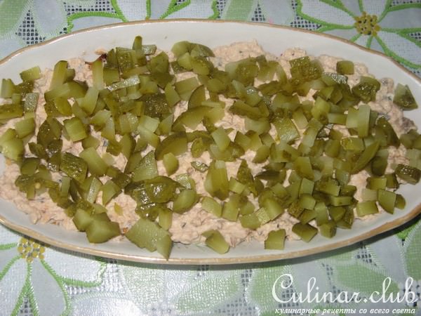 Крекерный слоёный салат "Рыбки"
