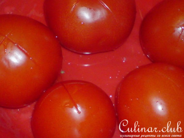 Салат с томатами и куриной печенью