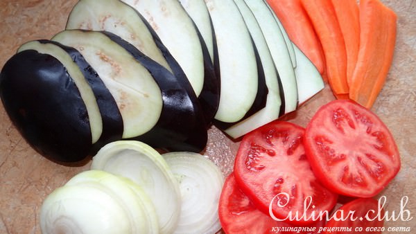 Теплый гриль-салат с говядиной и овощами