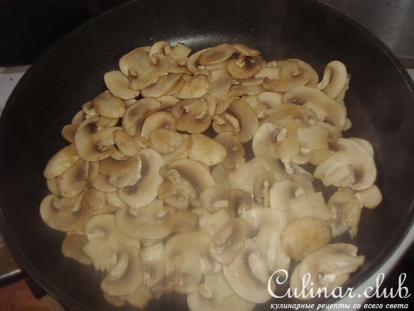 Салат c грибами и рисовой лапшой