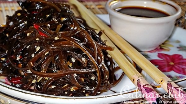 Салат из морской капусты с кунжутом по-корейски