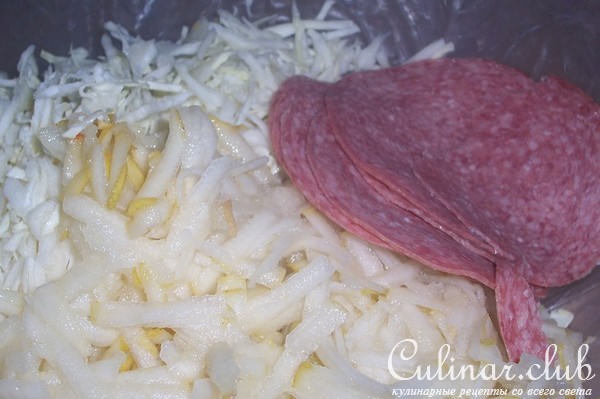 салат из капусты с грушей.