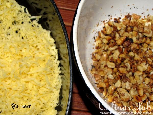 Тёплый салат с куриной печенью, клубникой и апельсином.