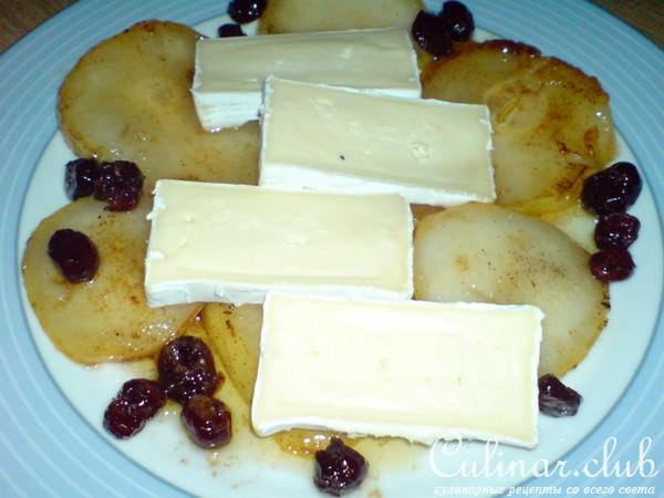 Салат "Быть может" из груши,грецких орехов и сыра "Camembert "