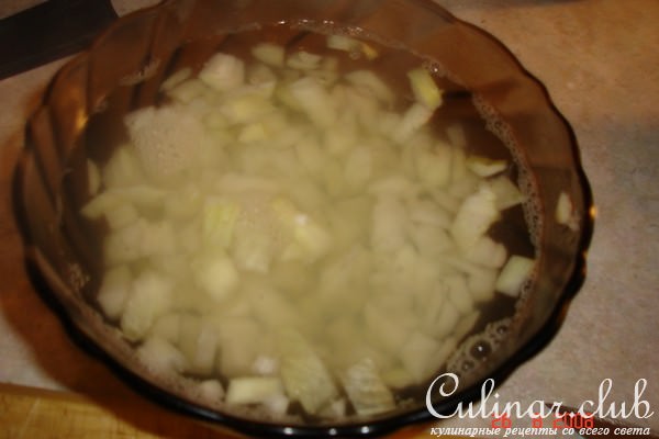 Салат с маслинами и сыром