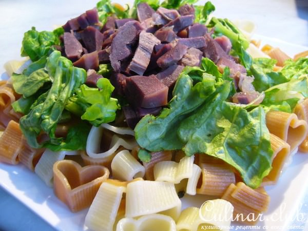 Теплый макаронный салат, объединивший сердца
