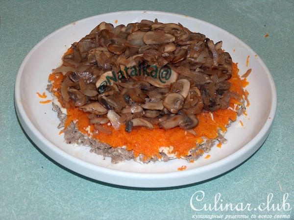 "Слоеный салат из печенки"
