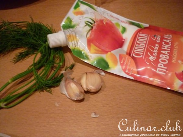 Салат с маринованными грибочками