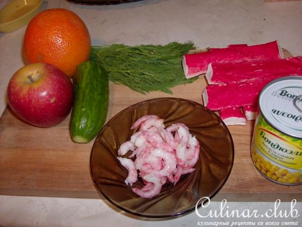 Салат с креветками и крабовыми палочками
