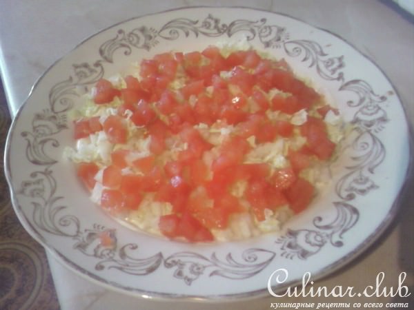 Слоёный салат из форели и овощей