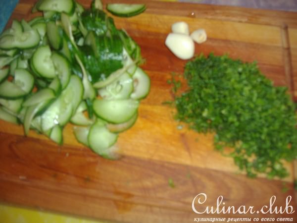 Салат c грибами и рисовой лапшой