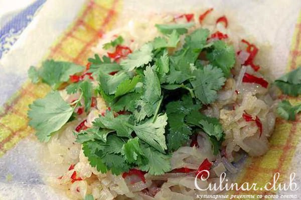 Тайский салат из куриных яиц