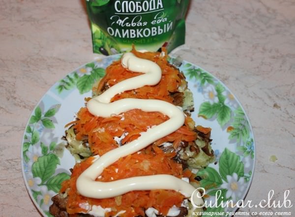 Елочка с лисичками