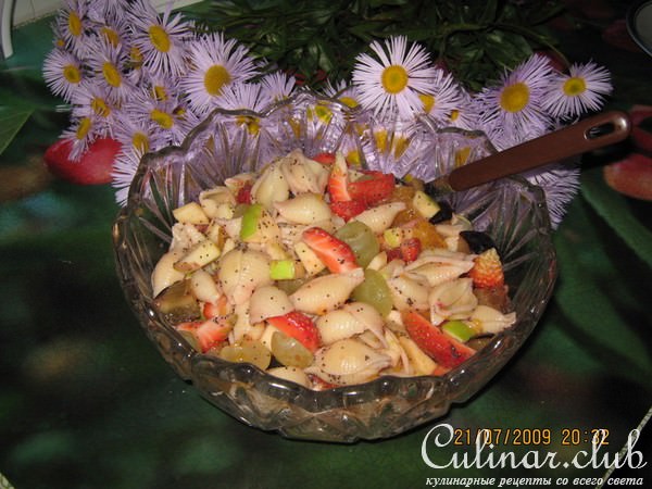 Фруктовый салат с макаронами