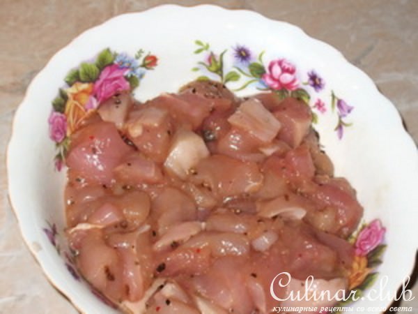 Салат куриный с виноградом