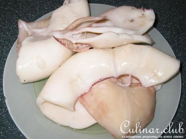 Мясной салат с кальмарами