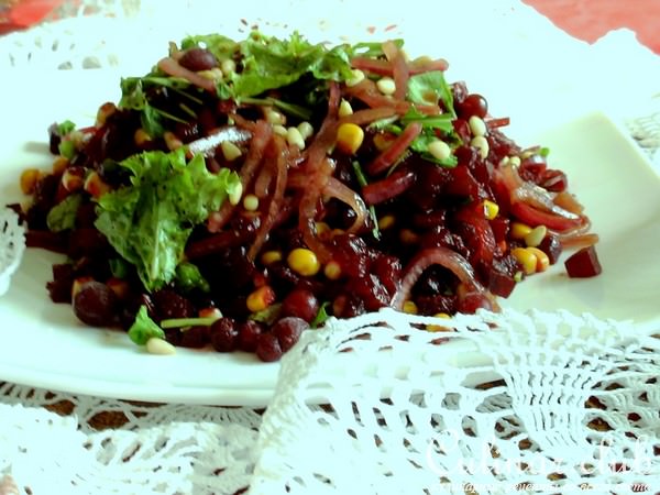 Салат из свеклы с маринованным луком