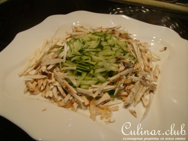 Салат с копченой курочкой 