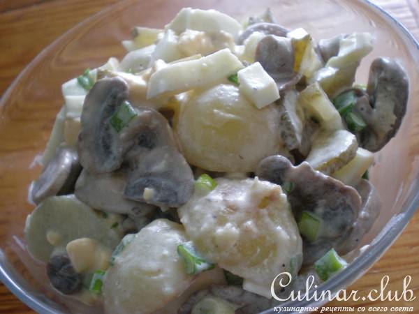 Салат картофельный с грибами