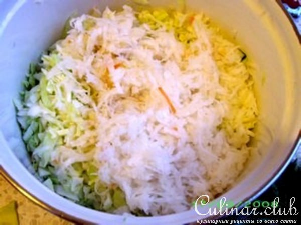 Салат витаминный с капустой (мой вариант)