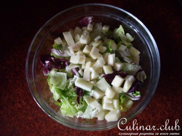 Салат с грушей, свеклой и адыгейским сыром