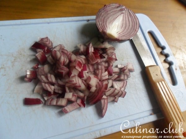 Винегрет с виноградом и орехами