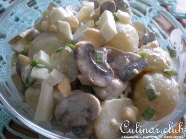 Салат картофельный с грибами