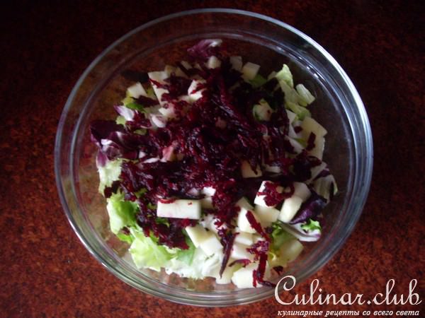 Салат с грушей, свеклой и адыгейским сыром