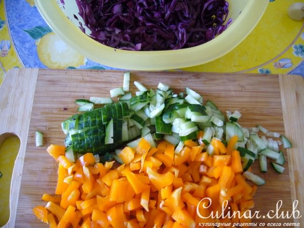 Салат с краснокачанной капустой