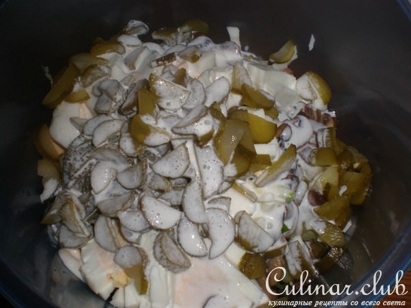 Салат картофельный с грибами