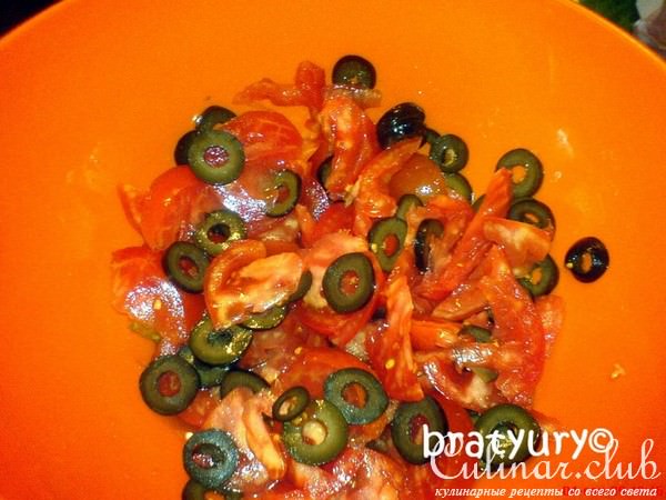 Грузинский салат с греческими маслинами