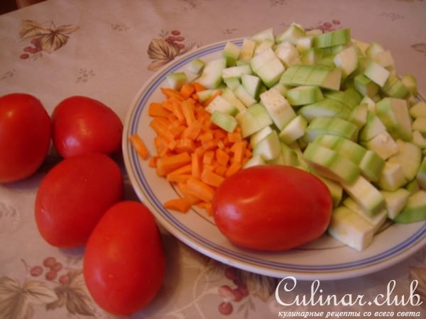 Салат из нута и кабачков