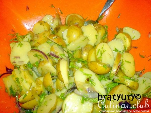 Сочный картофельный салат с двумя кулинарными хитростями