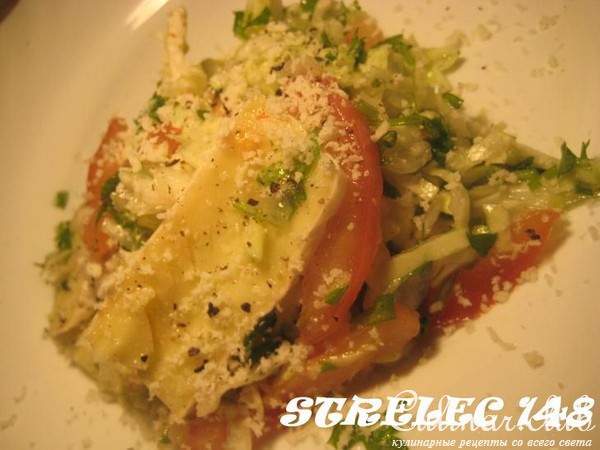 Салат из капусты с "Brie" и "Parmigiano Reggiano".