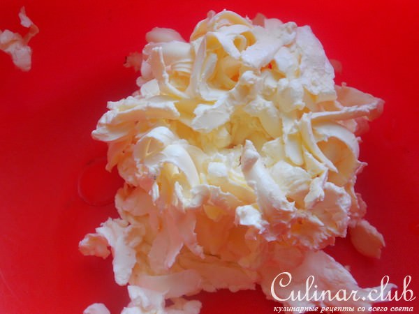 Ванильный сметанник с яблоками и корицей