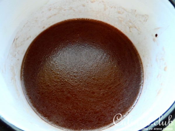 Коврижка медовая с орехами.