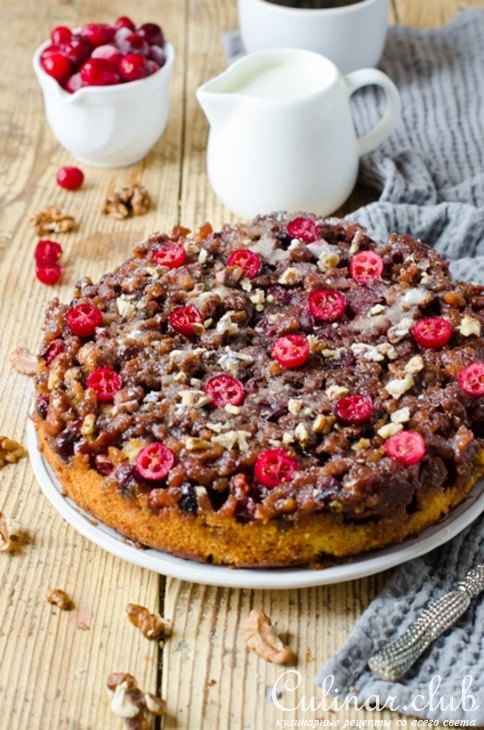 Пирог с клюквой и грецкими орехами