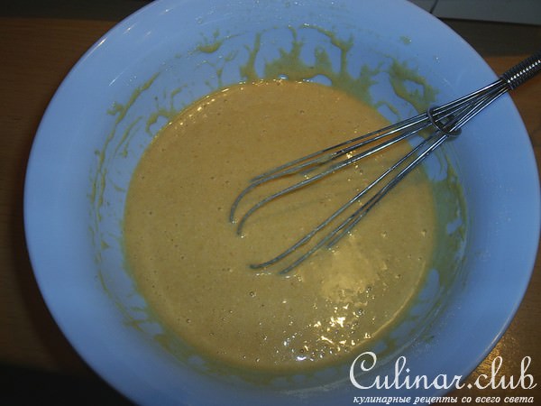 Пирог с яблоками и орехами