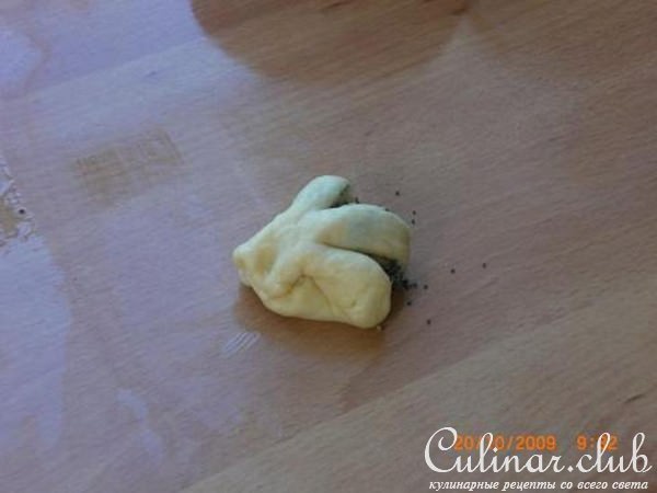 Плюшки с маком (варианты лепки)