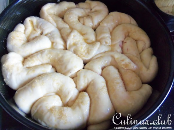 Йогуртовая булка с джемом