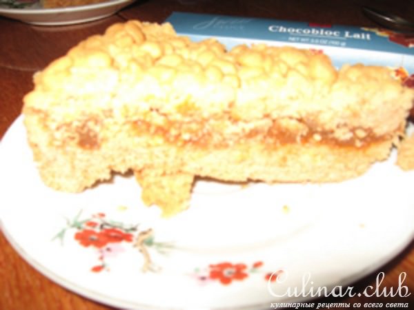 Пирог из песочного теста со сгущенкой