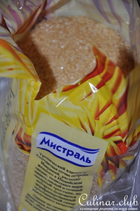 Ароматные банановые оладьи с малиной