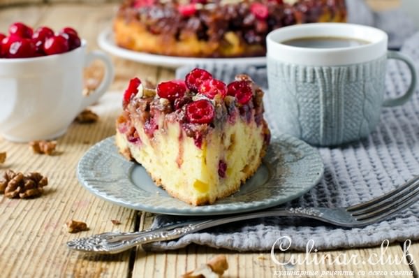 Пирог с клюквой и грецкими орехами