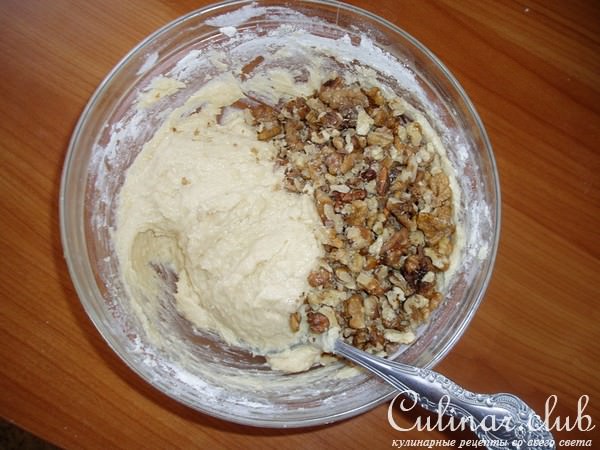 Пирог с грецкими орехами и коньяком