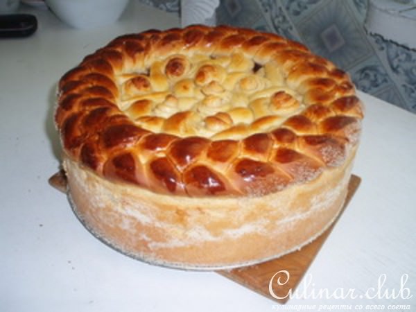 пирог с вареньем и орехами