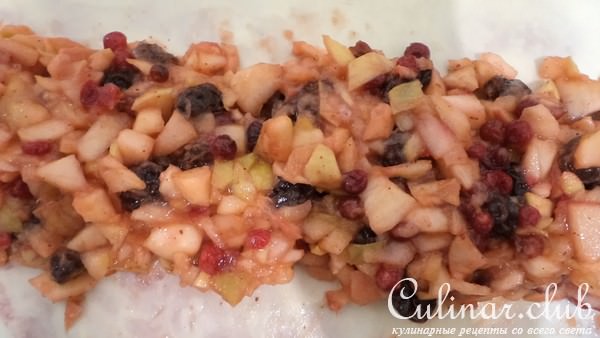 ШТРУДЕЛЬ с яблоками, изюмом, корицей и брусникой! ( Я+Серж Маркович=Замечательный штрудель!)