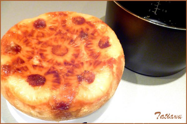 Шарлотка яблочная с карамелизированными ананасами в мультиварке(Тест-драйв)