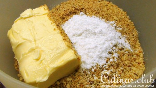 Карамельный, сырно-творожный пирог, наш ответ чизкейку. С розочками из ирисок. 