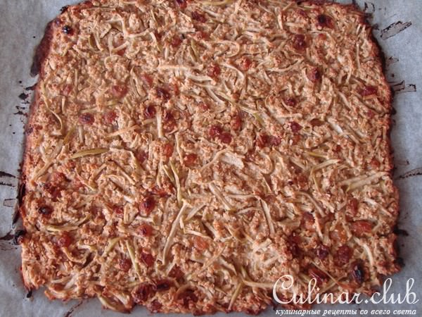 Квадратики с яблоком и изюмом
