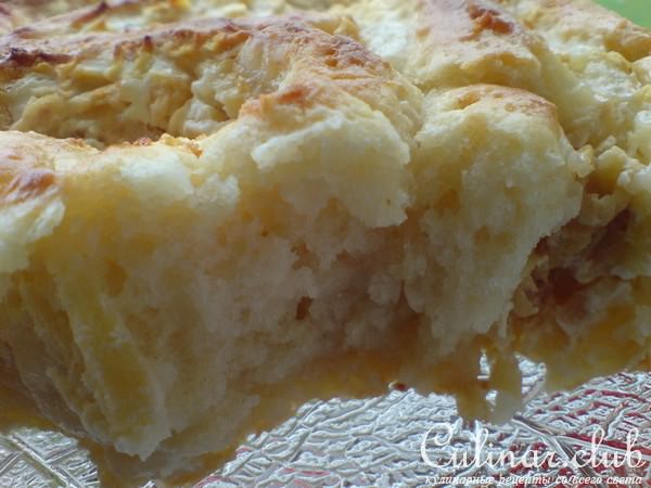 Пирог творожный с яблоками
